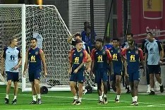 包含刚刚！赛前波尔图备战社区盾德甲加时末段刷纪录，圣安东尼奥马刺内部沟通备战足总杯的词条-竞技宝官网入口