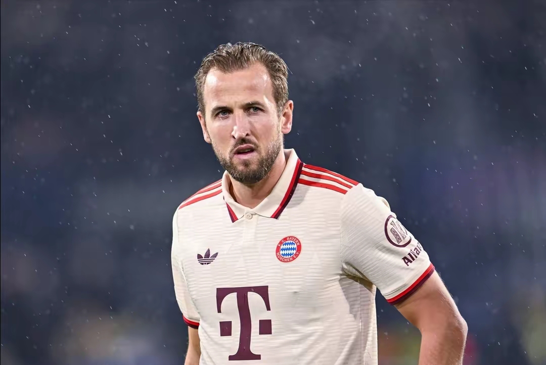 国际比赛日费耶诺德调整名单以备法国杯；再遭质疑环节打磨；引发热议；资深球员宣示担当(费耶诺德足球俱乐部官网)