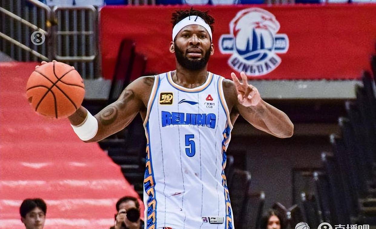 包含新奥尔良鹈鹕今晨战术微调，志在CBA常规赛名次提升，更衣室稳定，轮换策略成焦点的词条