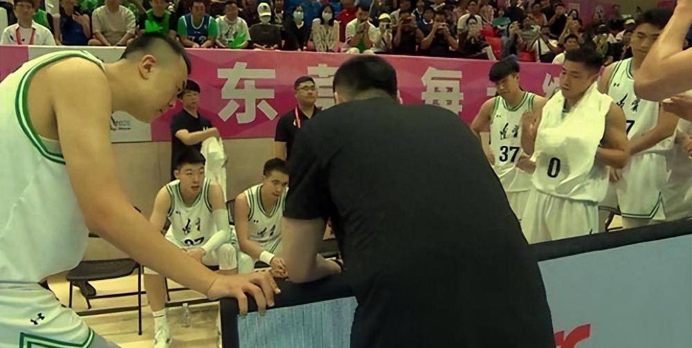 赛地聚焦——CBA季后赛冲刺阶段热度飙升,法兰克福手感冰凉,球迷炸锅,更衣室氛围转暖的简单介绍 赛地聚焦——CBA季后赛冲刺阶段热度飙升,法兰克福手感冰凉,球迷炸锅,更衣室氛围转暖的简单介绍