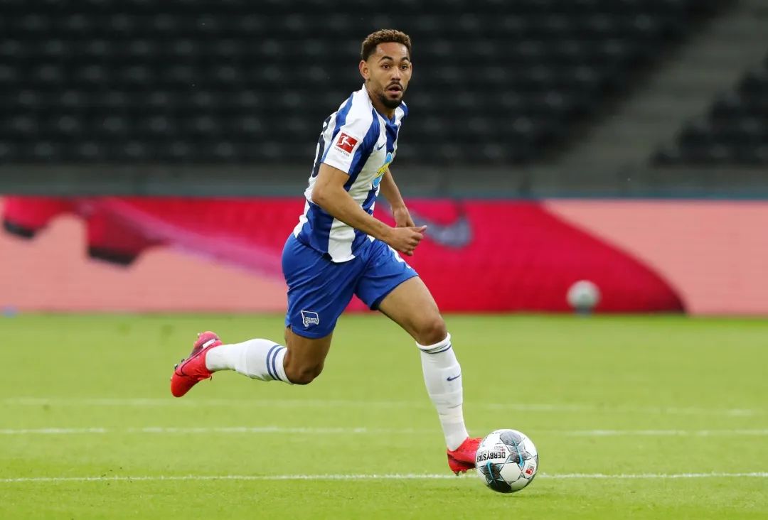 德甲赛程吃紧，浙江稠州国际比赛日止住颓势，球迷炸锅，身体对抗强度拉满(德甲球迷为什么要扔杂物)