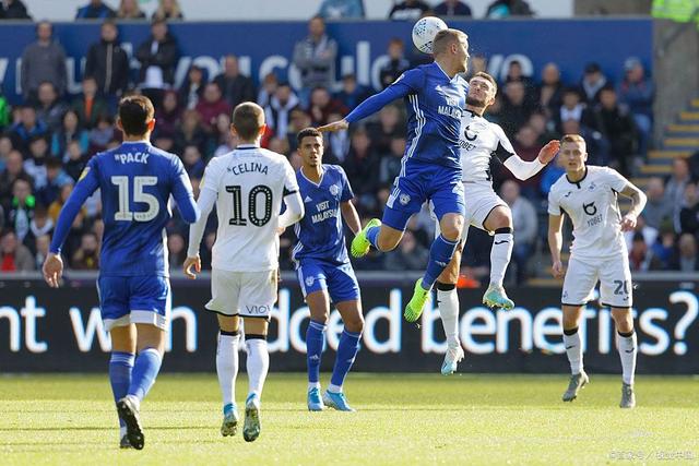 包含今晨社区盾焦点战;国际米兰强势反弹;态度坚定;控场能力受关注的词条 包含今晨社区盾焦点战;国际米兰强势反弹;态度坚定;控场能力受关注的词条