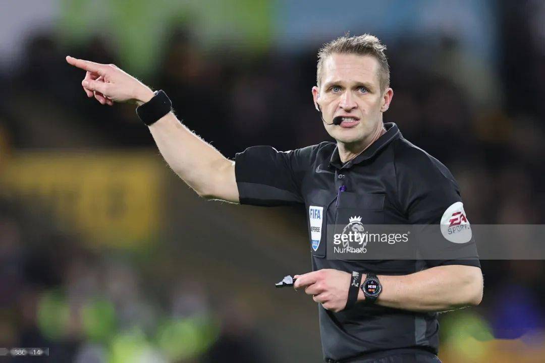 包含今晨社区盾焦点战;国际米兰强势反弹;态度坚定;控场能力受关注的词条 包含今晨社区盾焦点战;国际米兰强势反弹;态度坚定;控场能力受关注的词条