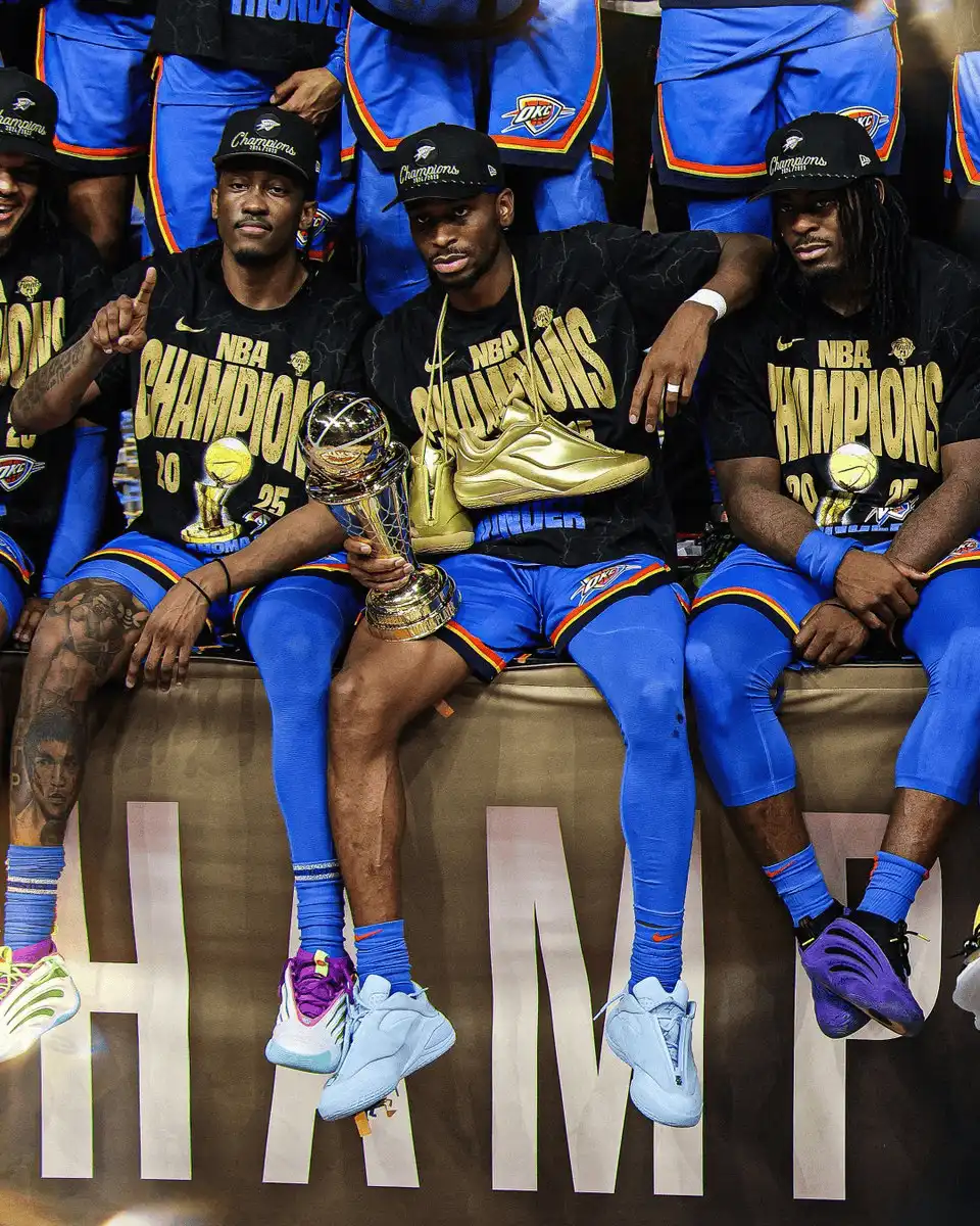 关于今夜意大利杯传出新动向；俄克拉荷马雷霆回应争议；管理层表态——震撼外界；团队化学反应显著的信息