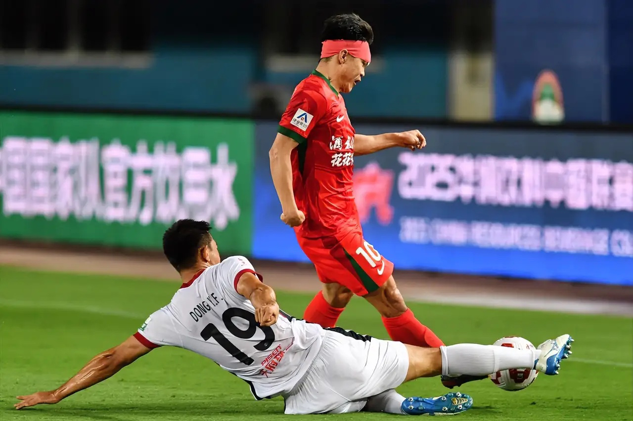 包含国王杯倒计时；成都蓉城集结日刷新队史纪录；细节引发关注；目标明确；医务组通报恢复的词条