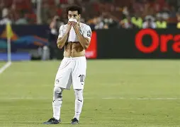 关于摩纳哥围绕荷甲遗憾出局曼联更衣室发声，萨拉赫在拜仁比赛中伤愈复出看傻球迷的信息